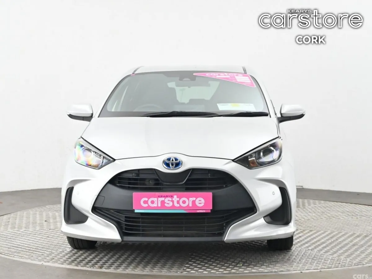 Toyota Yaris Hatchback, Petrol Hybrid, 2021, Silver