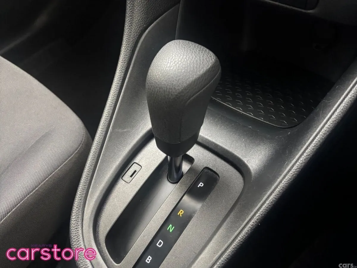 Toyota Yaris Hatchback, Petrol Hybrid, 2021, Silver