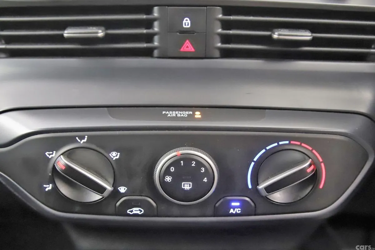 Hyundai i20 Hatchback, Petrol, 2024, Grey