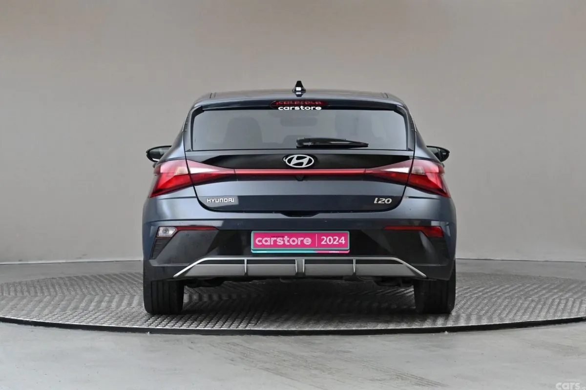 Hyundai i20 Hatchback, Petrol, 2024, Grey