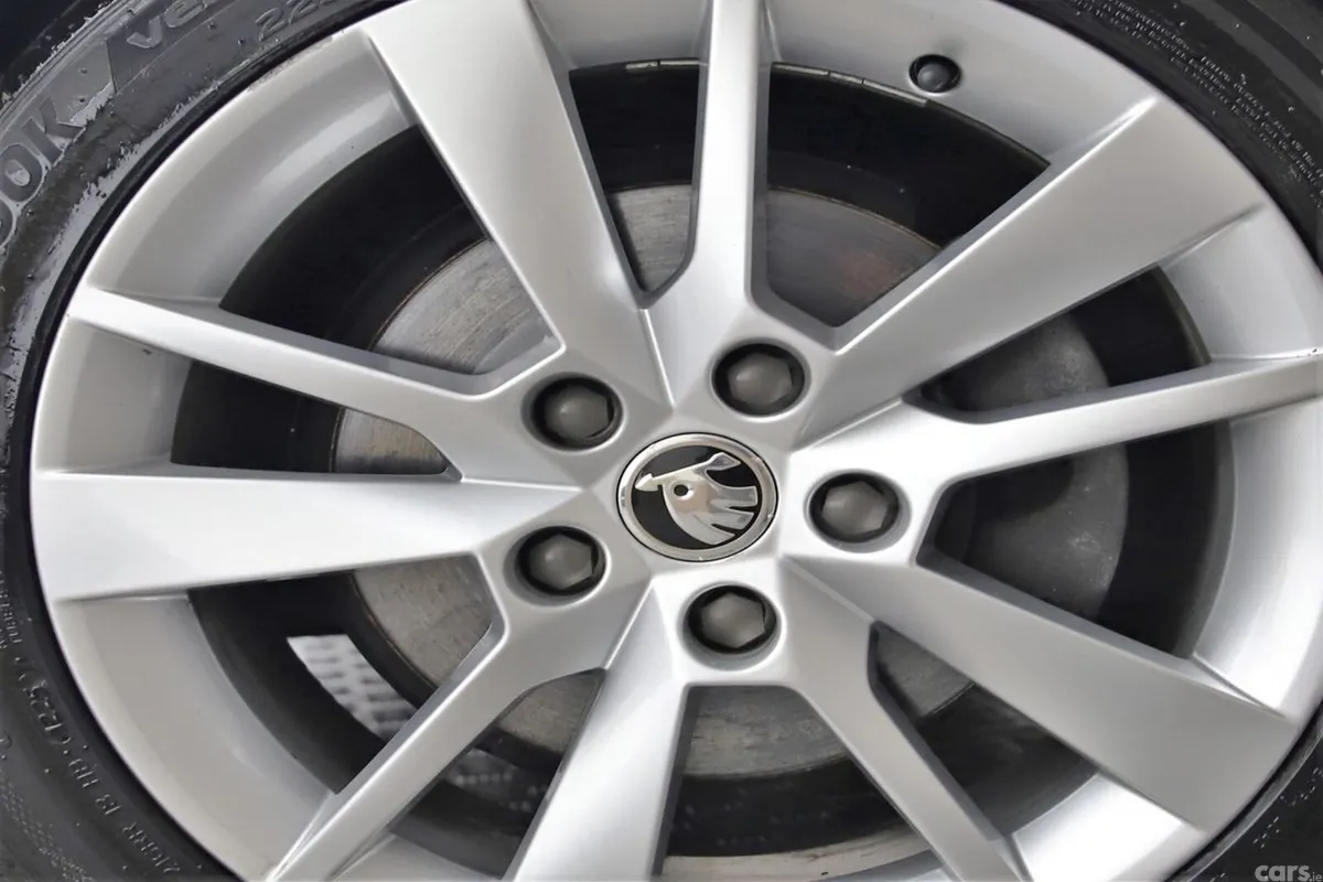 Skoda Octavia Hatchback, Petrol, 2019, Blue