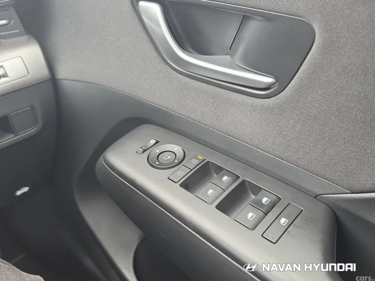Hyundai KONA MPV, Petrol Hybrid, 2024, White
