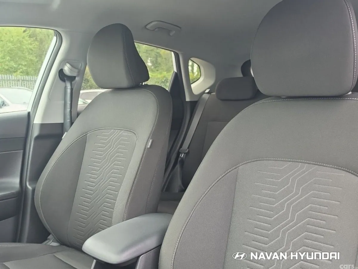 Hyundai KONA MPV, Petrol Hybrid, 2024, White