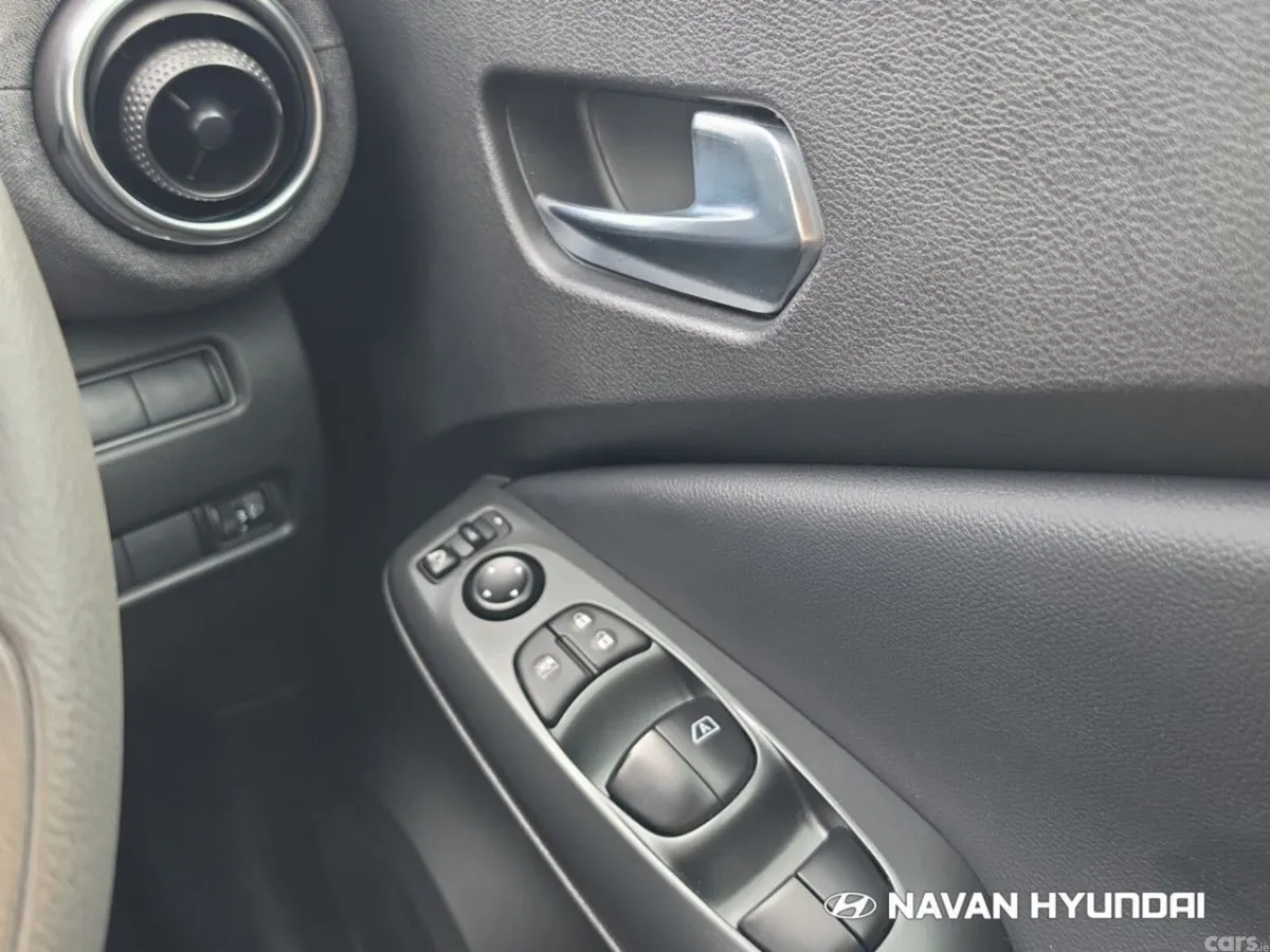 Nissan Juke SUV, Petrol Hybrid, 2026, White
