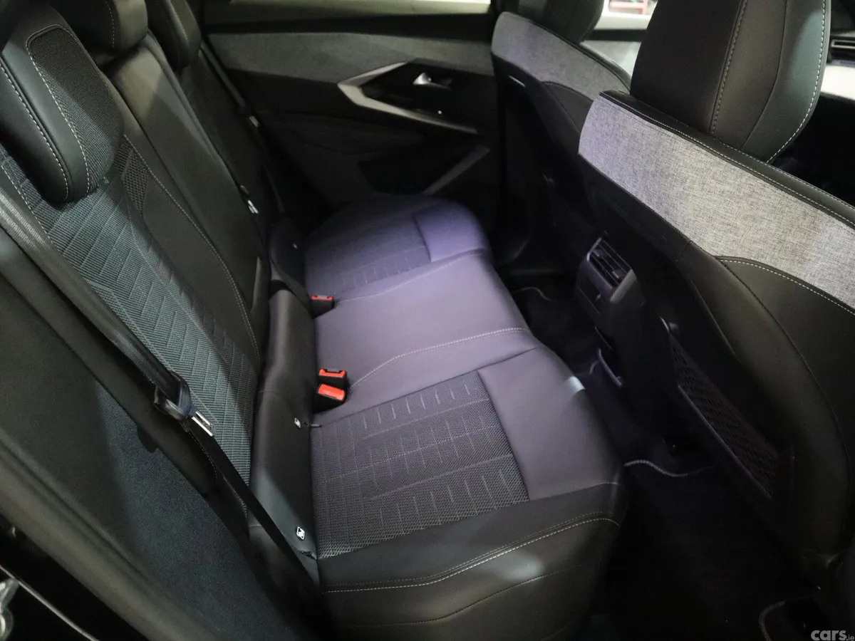 Peugeot 3008 MPV, Petrol Hybrid, 2025, Black