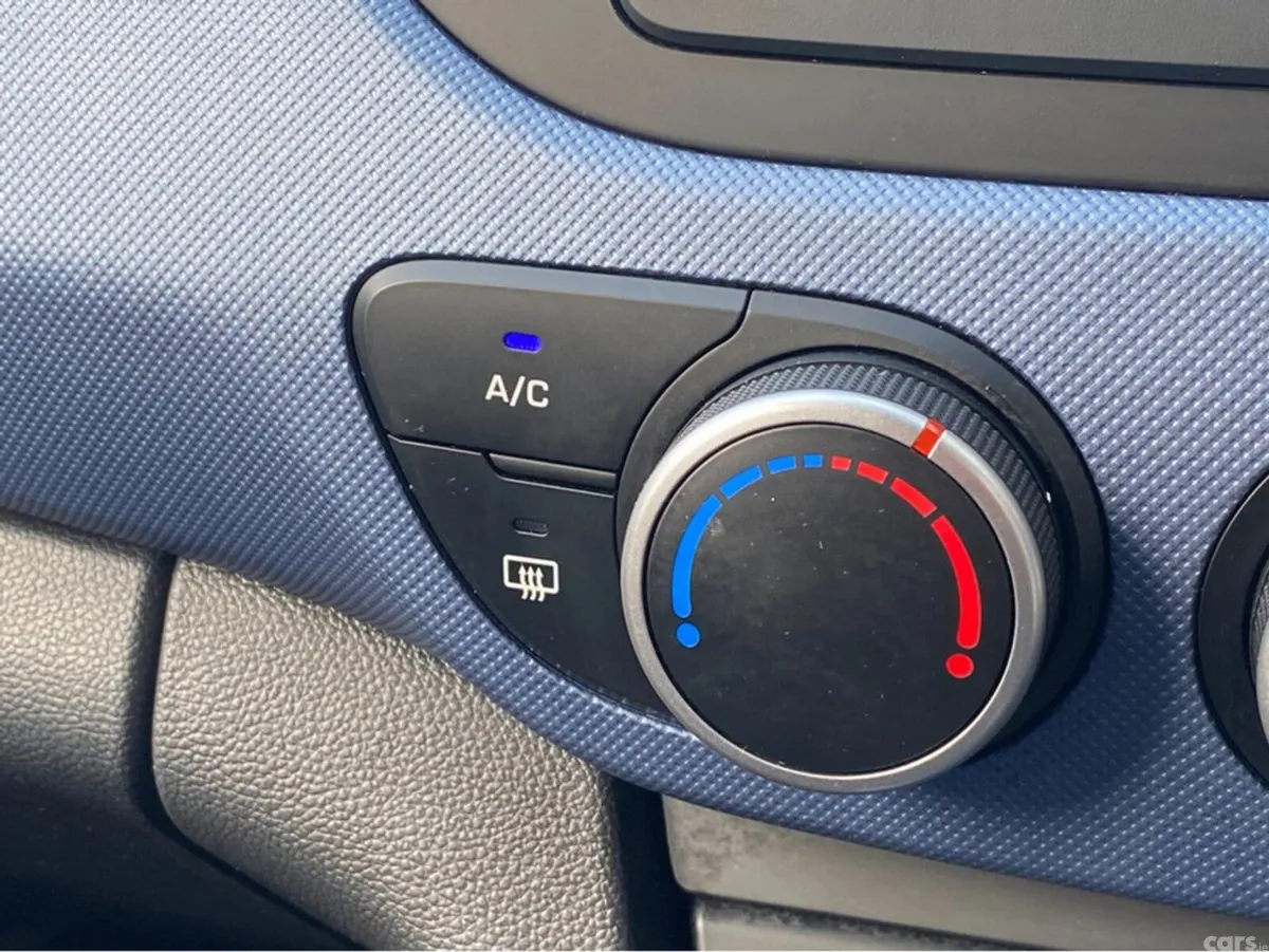 Hyundai i10 Hatchback, Petrol, 2018, Red