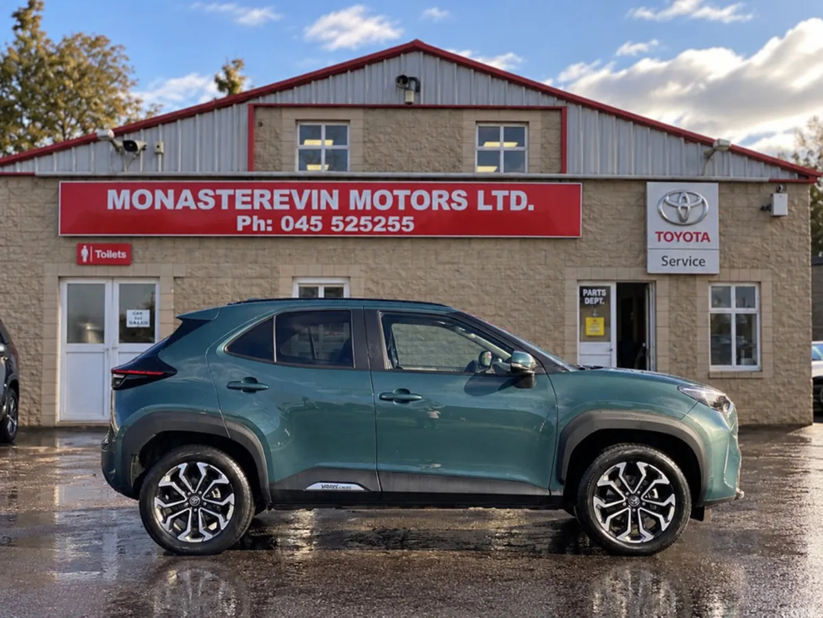 Toyota Yaris Cross SUV, Petrol Hybrid, 2026, Green