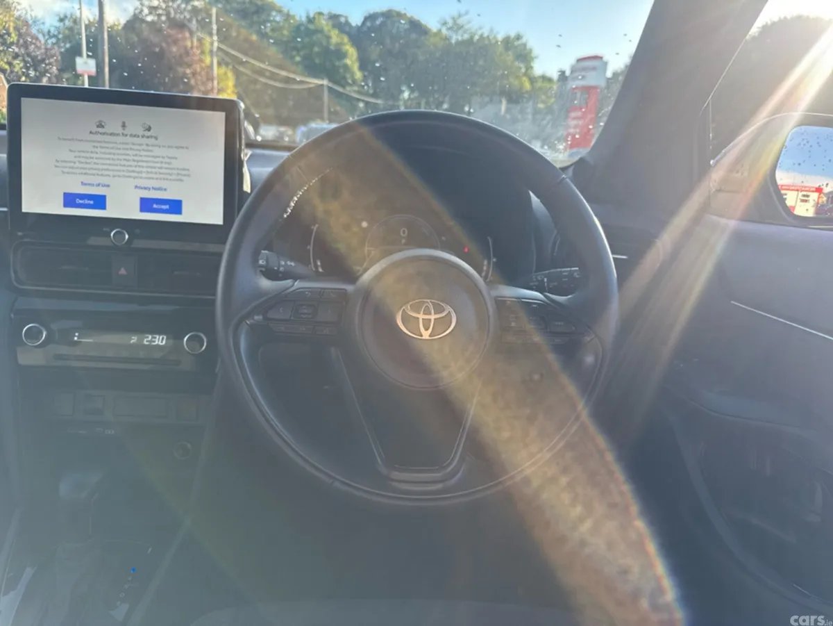Toyota Yaris Cross SUV, Petrol Hybrid, 2026, Green