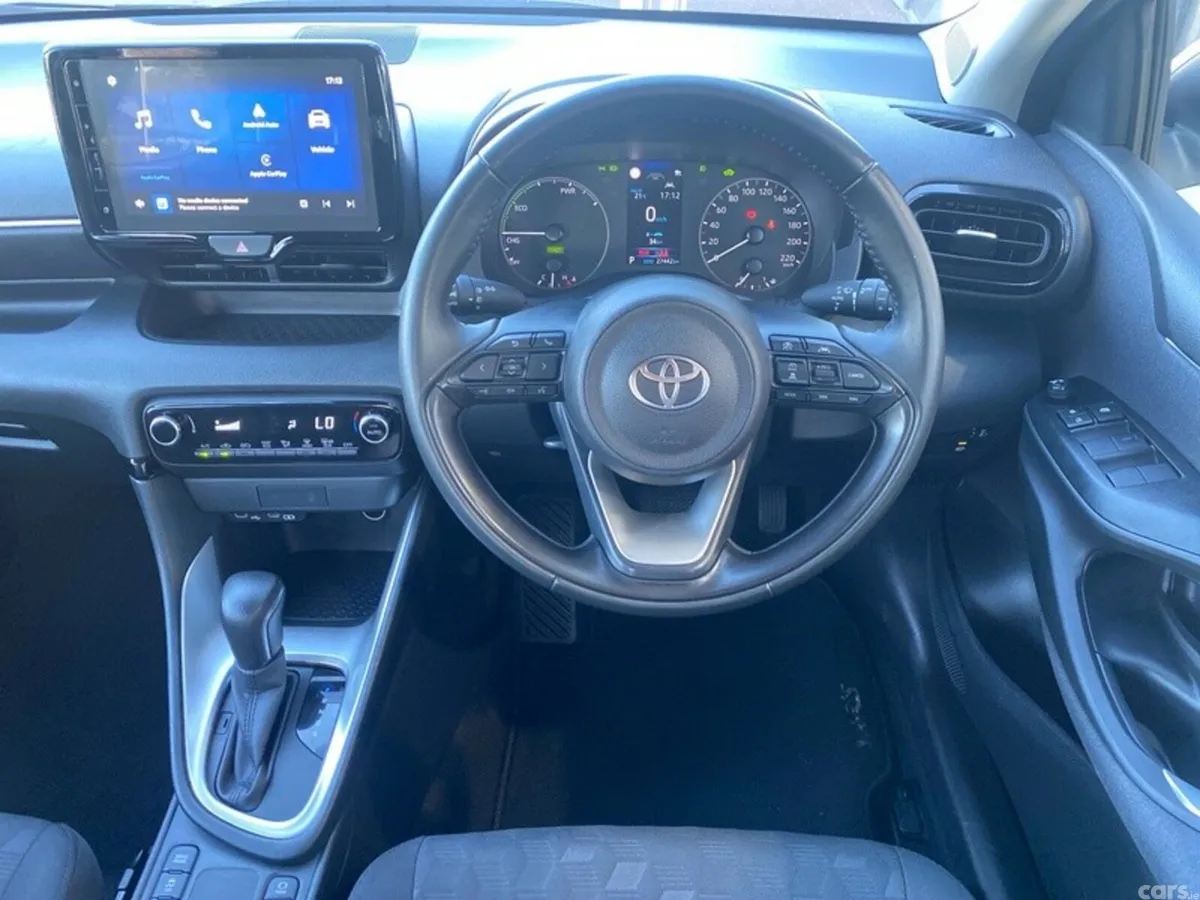 Toyota Yaris Hatchback, Petrol Hybrid, 2024, White