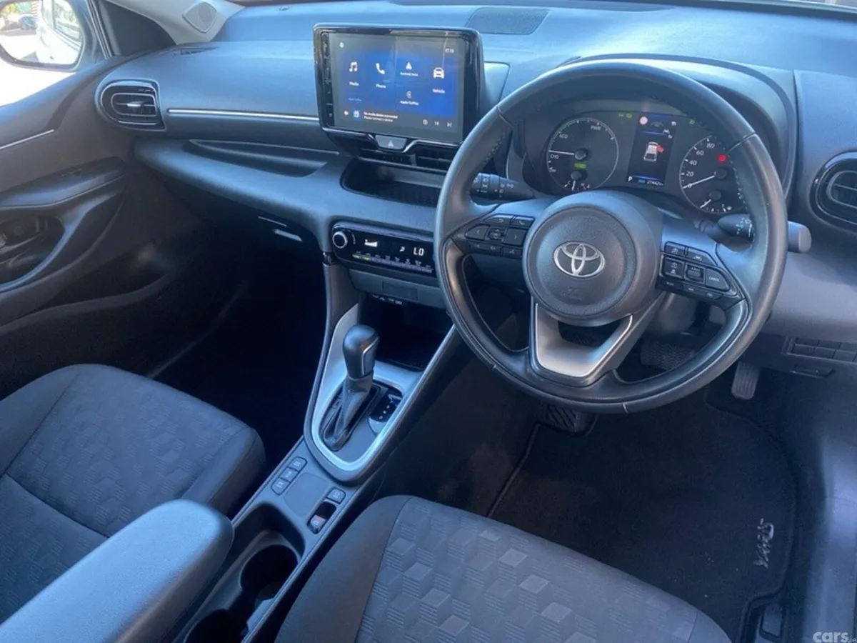 Toyota Yaris Hatchback, Petrol Hybrid, 2024, White