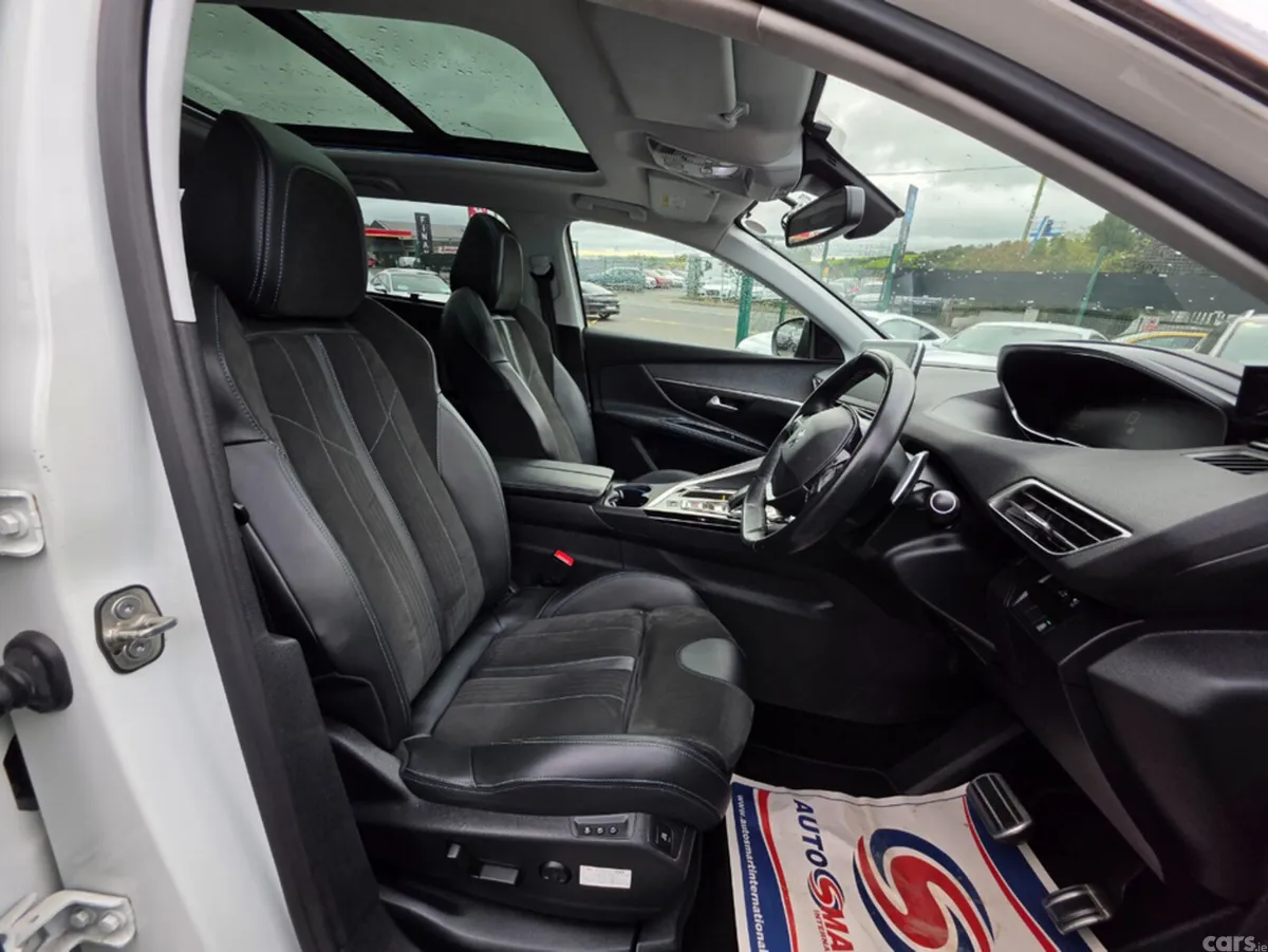 Peugeot 5008 MPV, Diesel, 2020, White