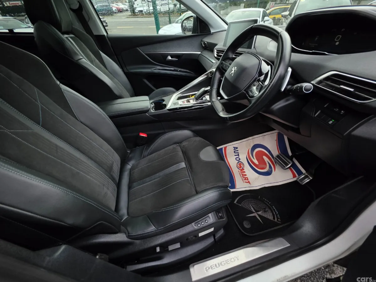 Peugeot 5008 MPV, Diesel, 2020, White