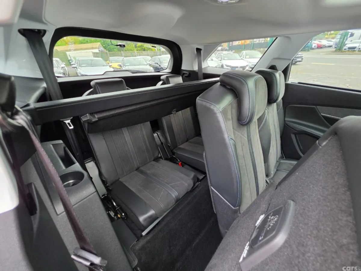 Peugeot 5008 MPV, Diesel, 2020, White