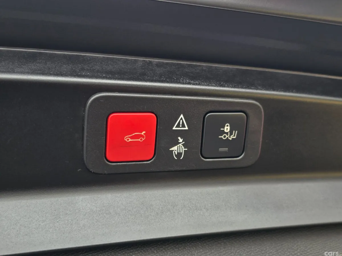 Peugeot 5008 MPV, Diesel, 2020, White