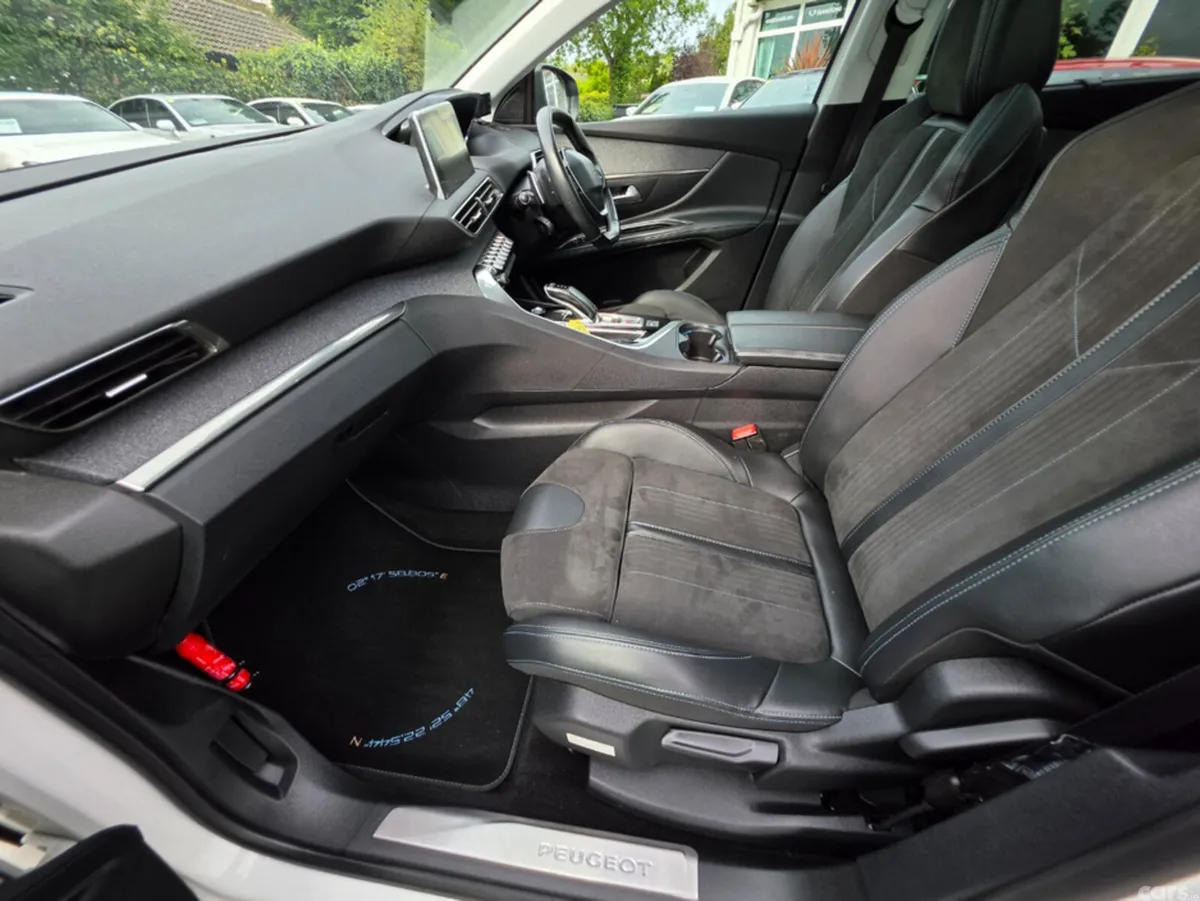 Peugeot 5008 MPV, Diesel, 2020, White