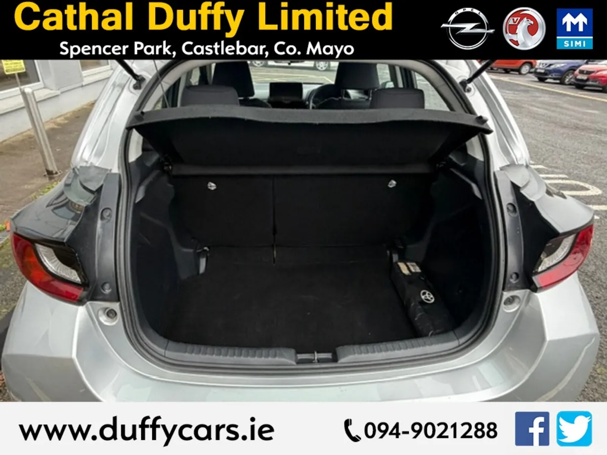 Toyota Yaris Hatchback, Petrol Hybrid, 2025, Grey