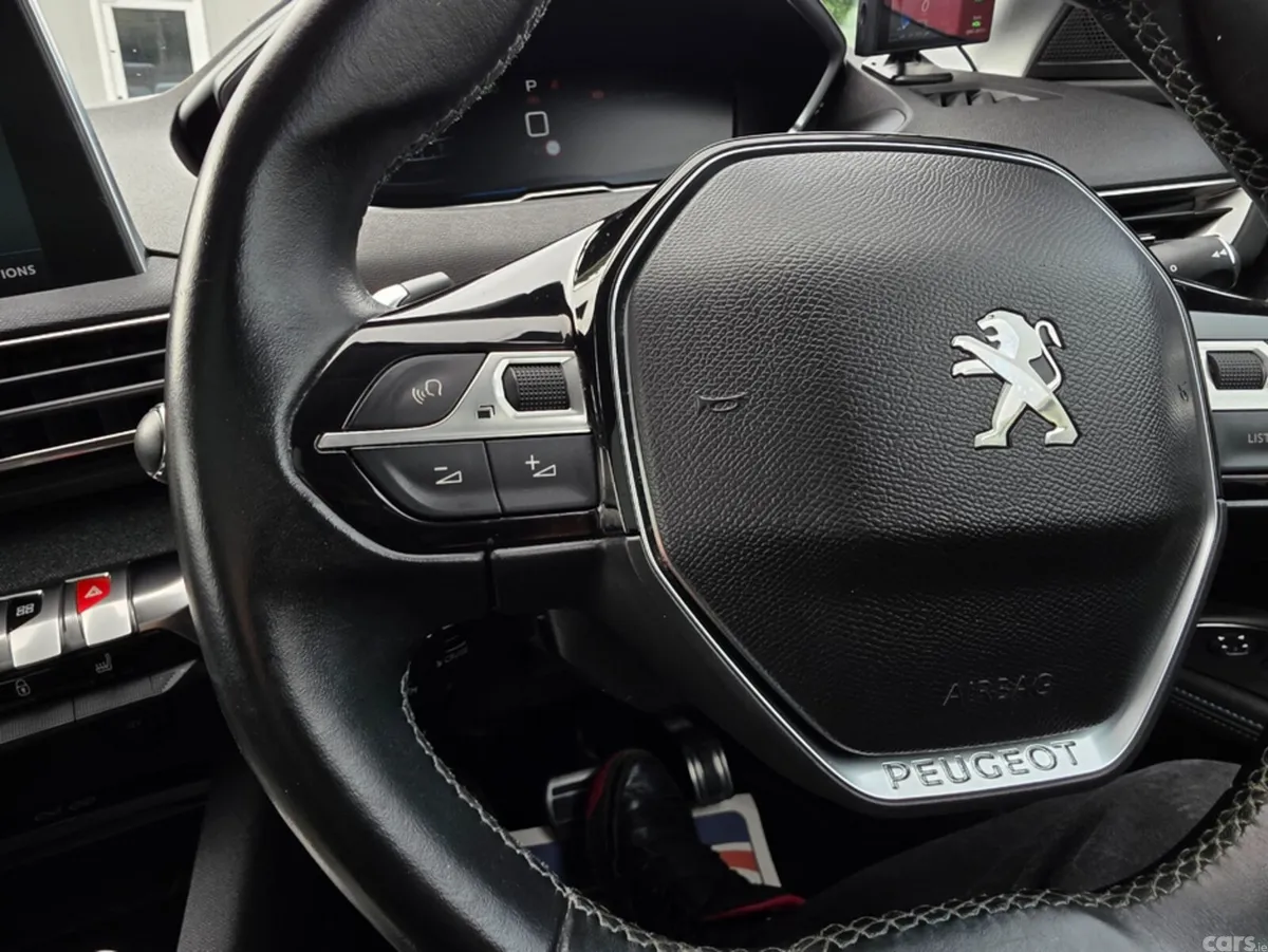 Peugeot 5008 MPV, Diesel, 2020, White