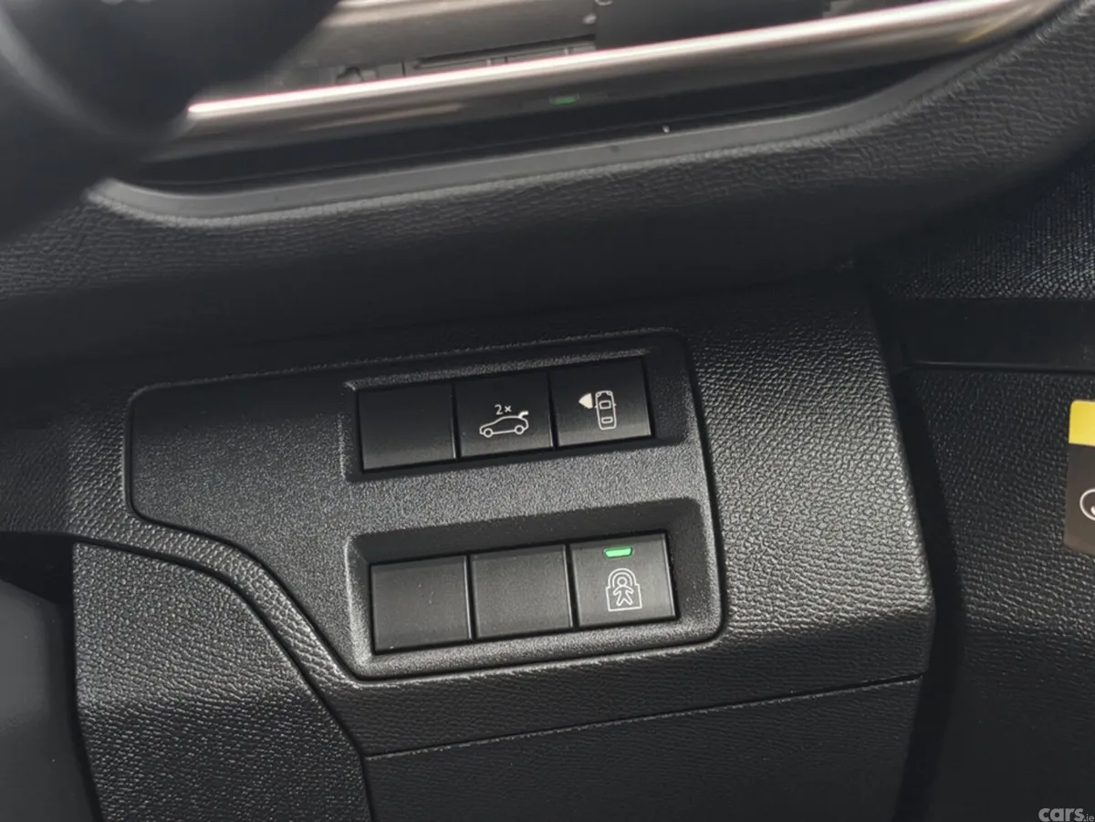 Peugeot 5008 MPV, Diesel, 2020, White