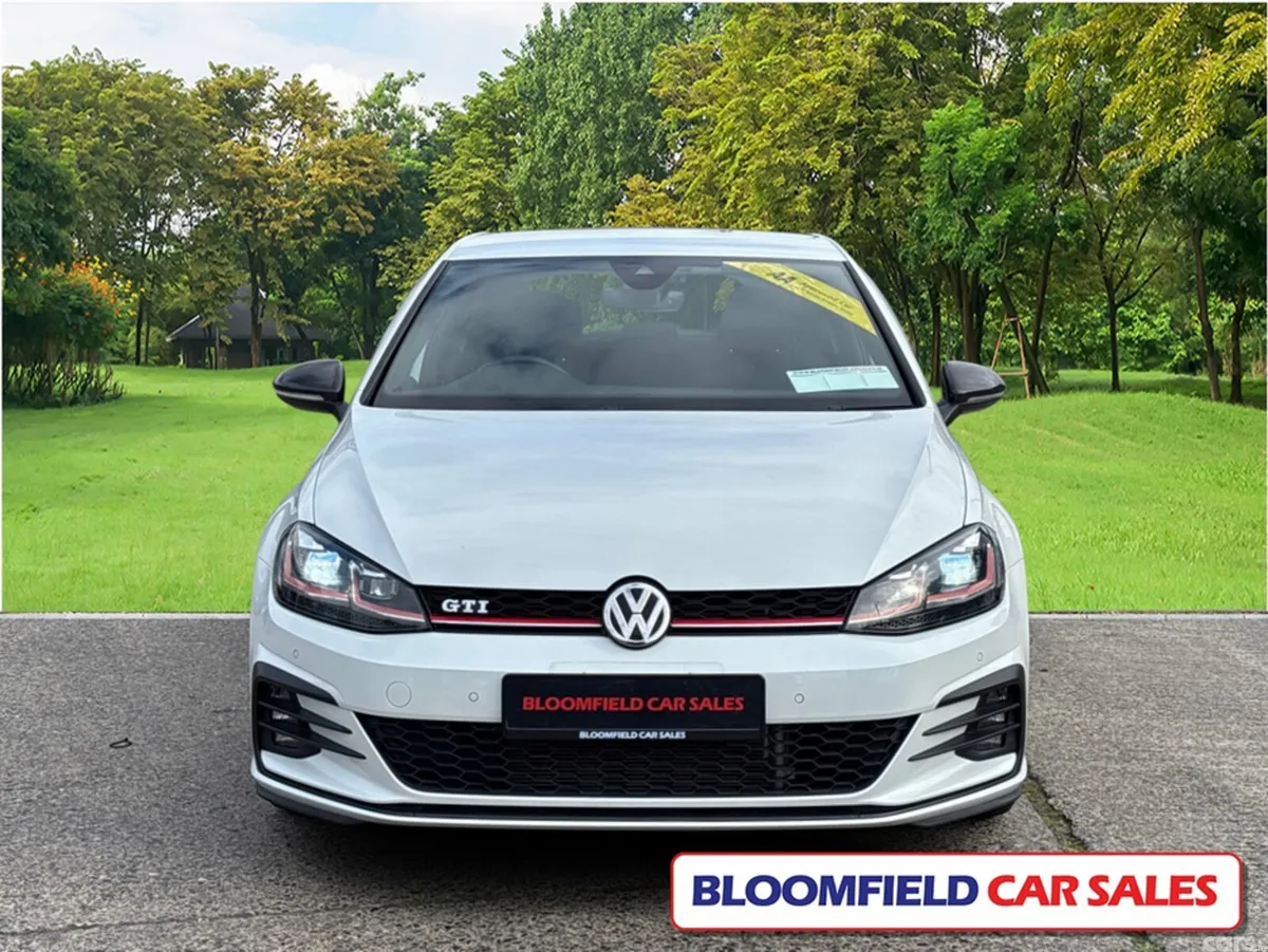 Volkswagen Golf Hatchback, Petrol, 2017, White