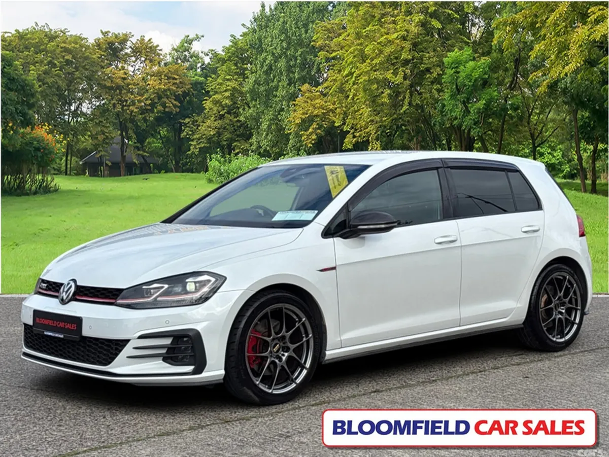 Volkswagen Golf Hatchback, Petrol, 2017, White