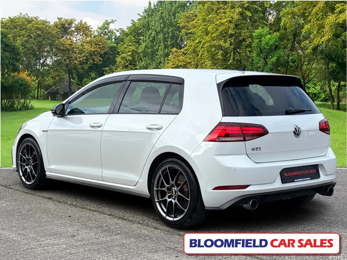 Volkswagen Golf Hatchback, Petrol, 2017, White