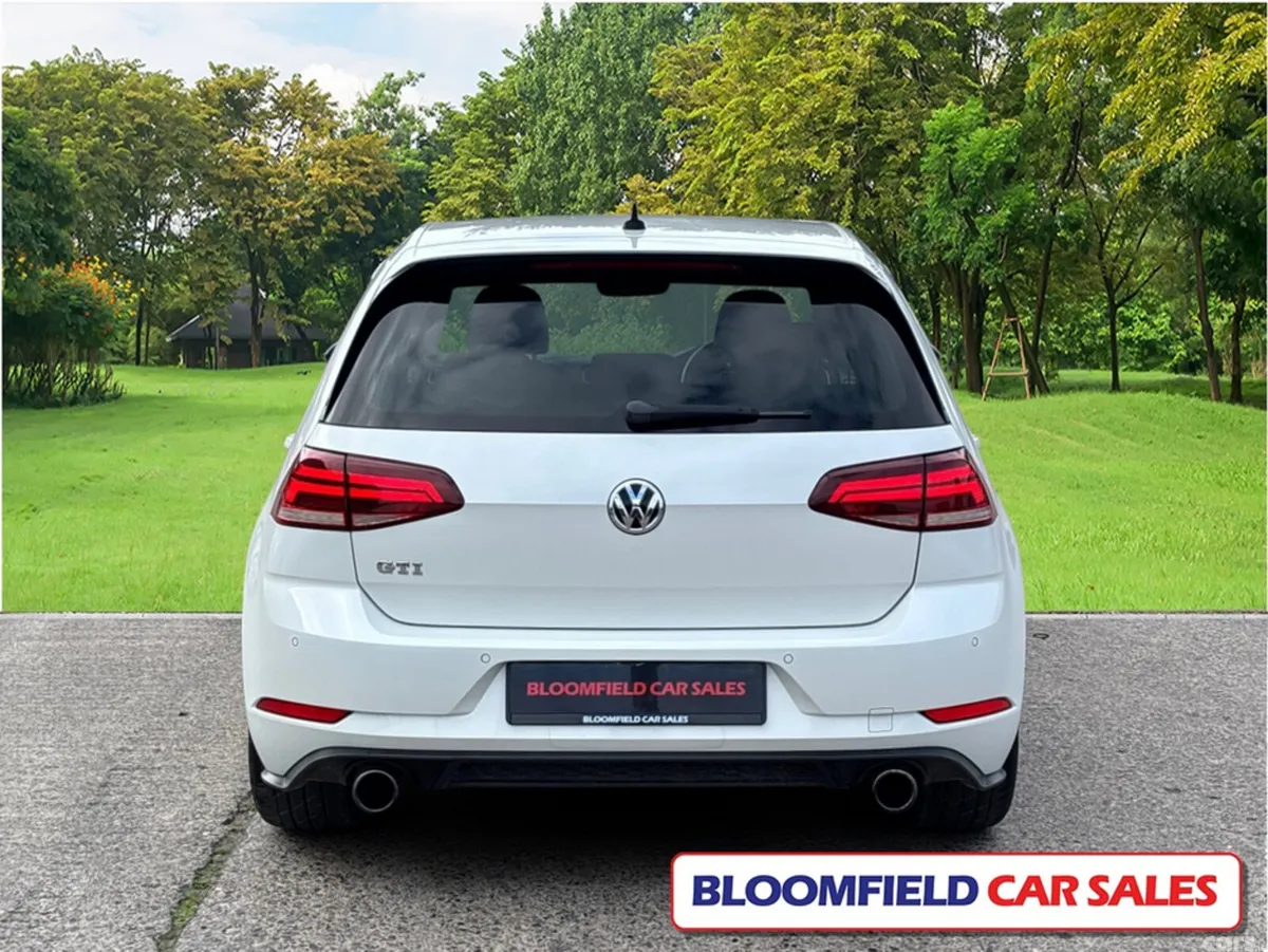 Volkswagen Golf Hatchback, Petrol, 2017, White