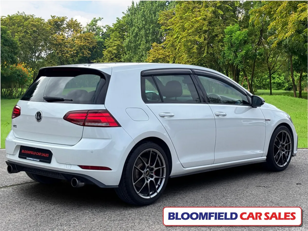 Volkswagen Golf Hatchback, Petrol, 2017, White