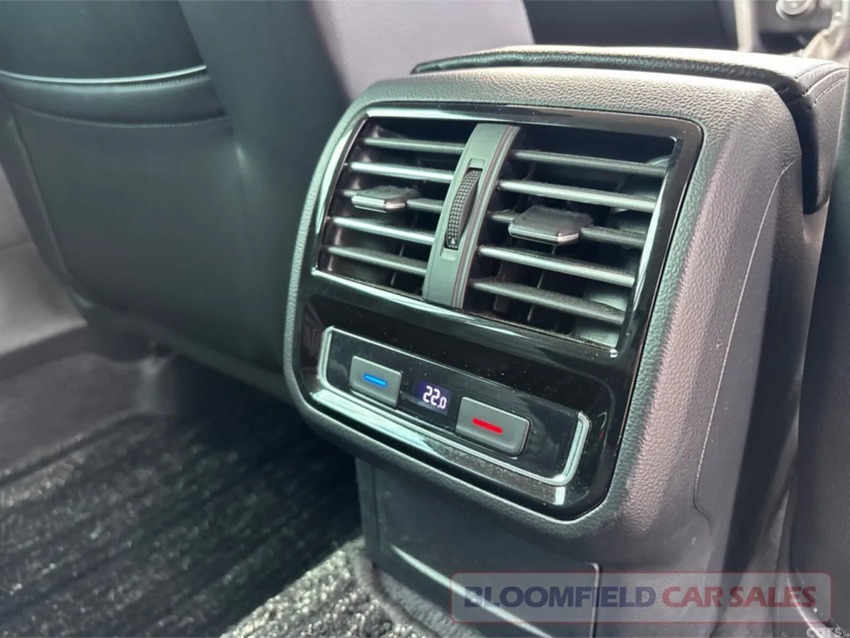 Volkswagen Passat Estate, Diesel, 2018, White