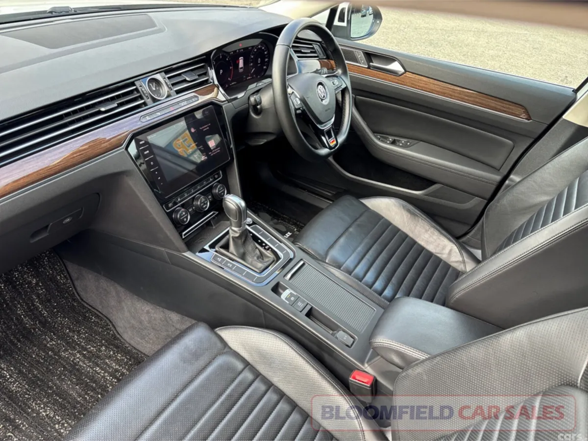 Volkswagen Passat Estate, Diesel, 2018, White
