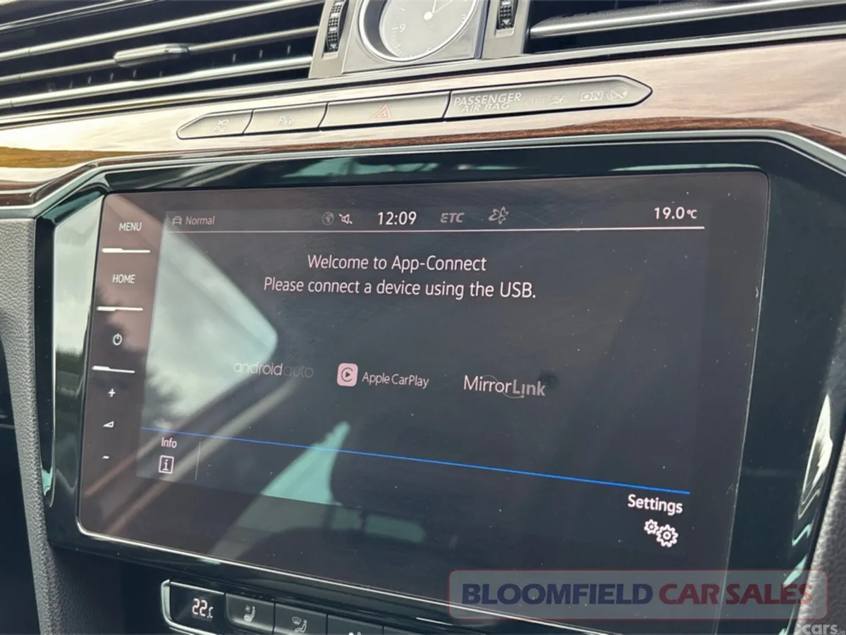 Volkswagen Passat Estate, Diesel, 2018, White