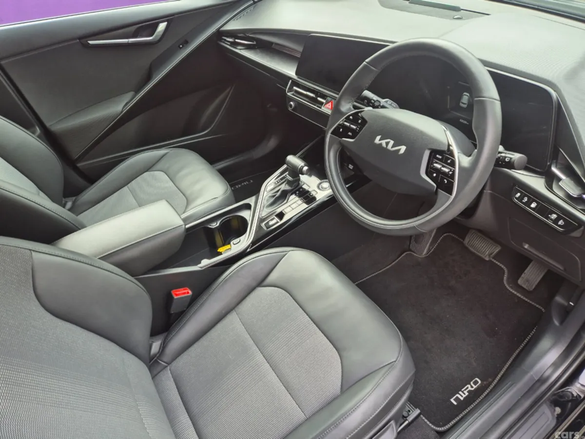 Kia Niro MPV, Petrol Plug-in Hybrid, 2023, Black