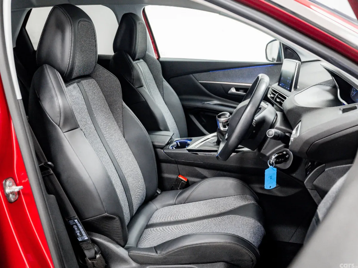 Peugeot 3008 SUV, Diesel, 2020, Red