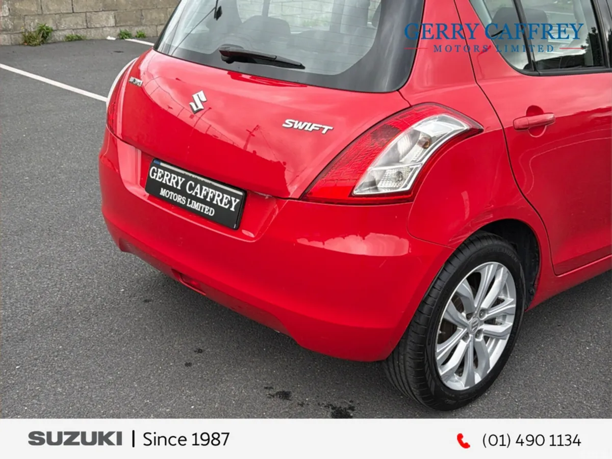Suzuki Swift Hatchback, Petrol, 2015, Red