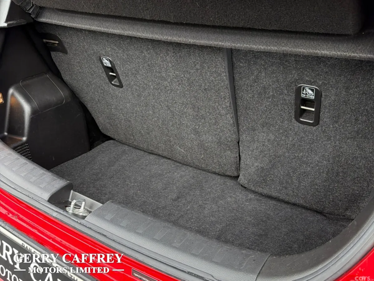 Suzuki Swift Hatchback, Petrol, 2015, Red