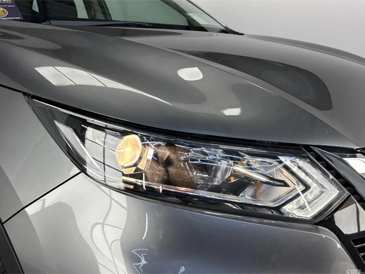 Nissan Qashqai MPV, Petrol, 2020, Grey