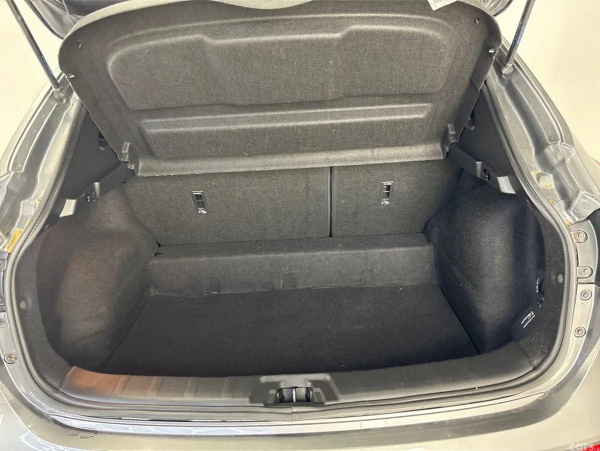 Nissan Qashqai MPV, Petrol, 2020, Grey