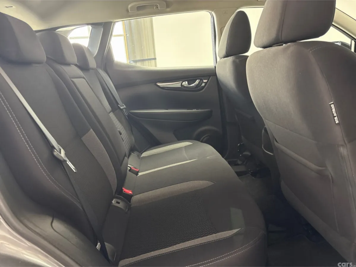 Nissan Qashqai MPV, Petrol, 2020, Grey