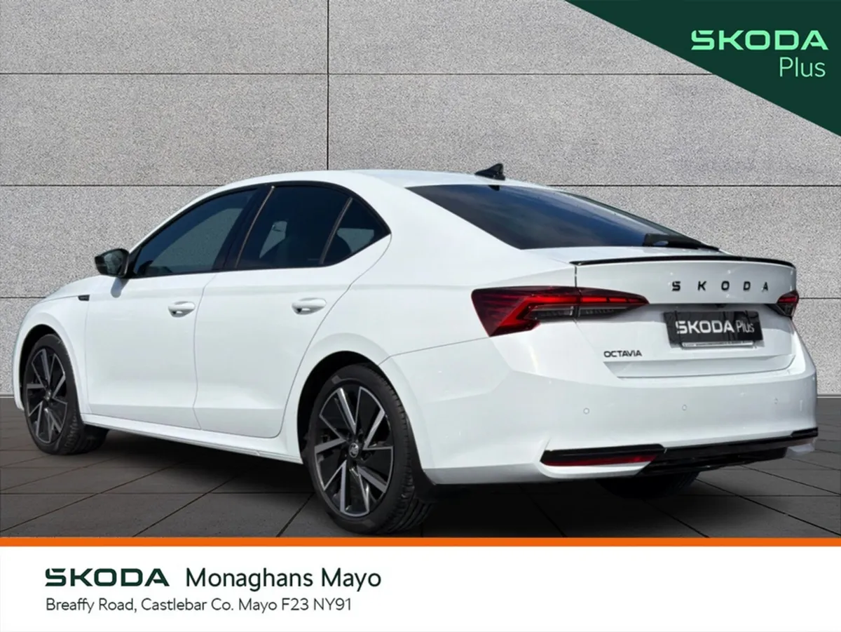 Skoda Octavia Hatchback, Diesel, 2025, White