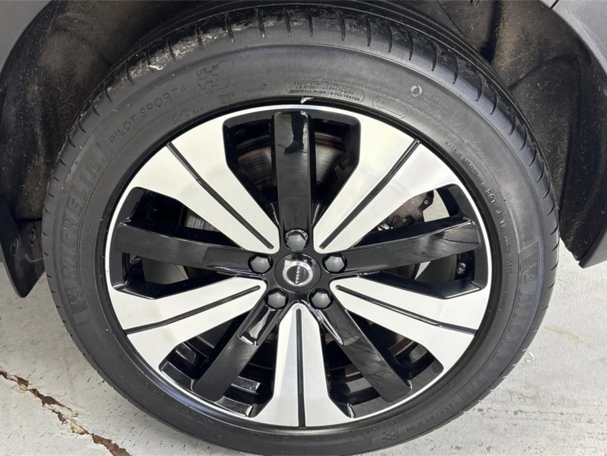 Volvo XC40 Estate, Electric, 2023, Black
