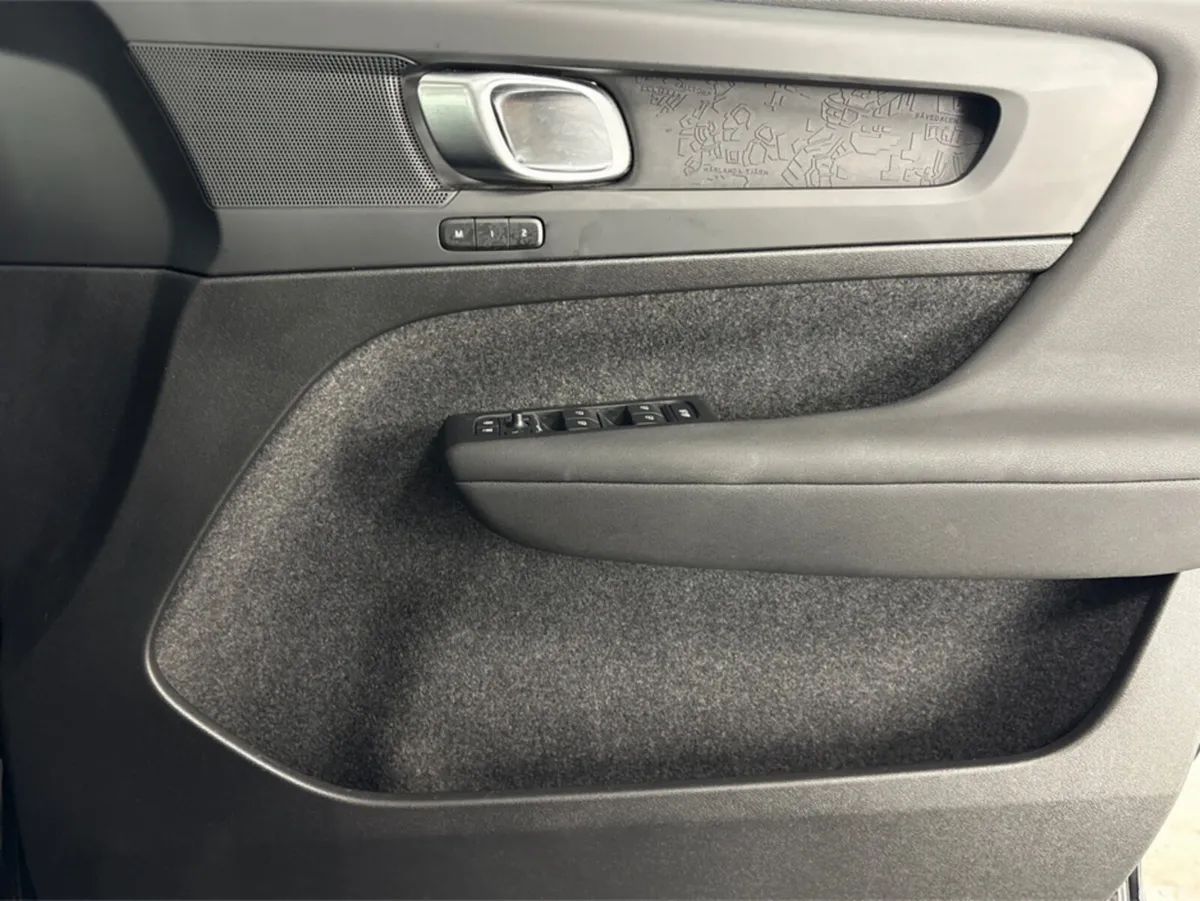 Volvo XC40 Estate, Electric, 2023, Black