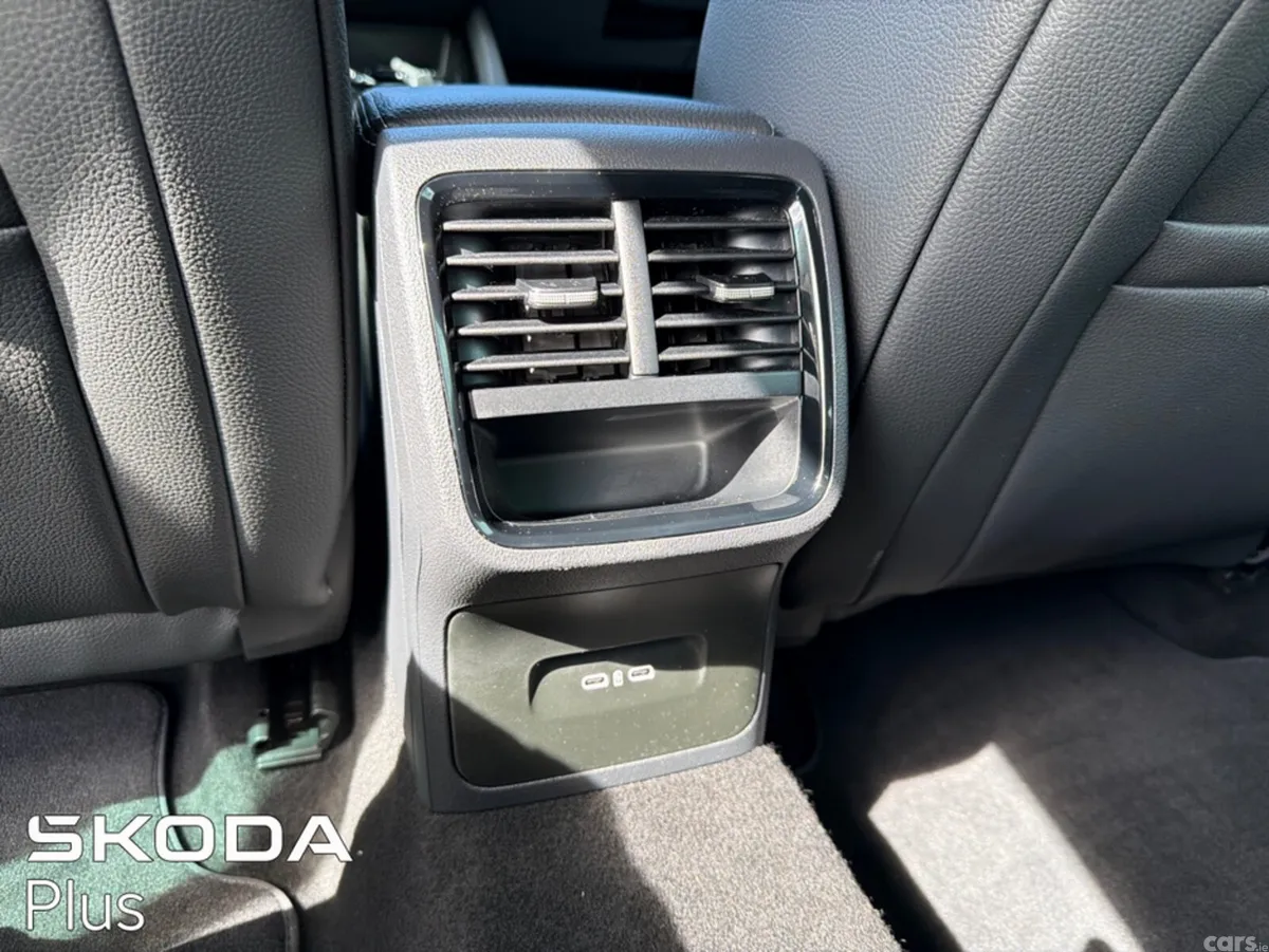 Skoda Octavia Hatchback, Diesel, 2025, White