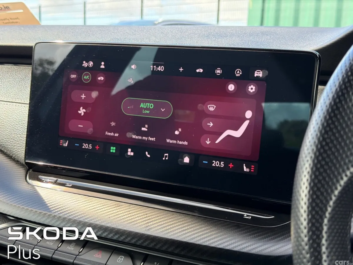 Skoda Octavia Hatchback, Diesel, 2025, White