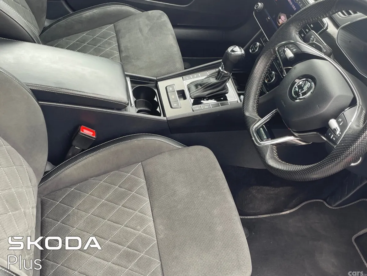Skoda Superb Hatchback, Diesel, 2024, Grey