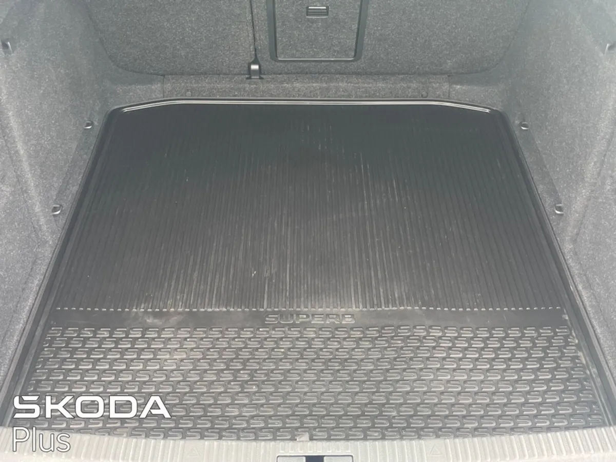 Skoda Superb Hatchback, Diesel, 2024, Grey
