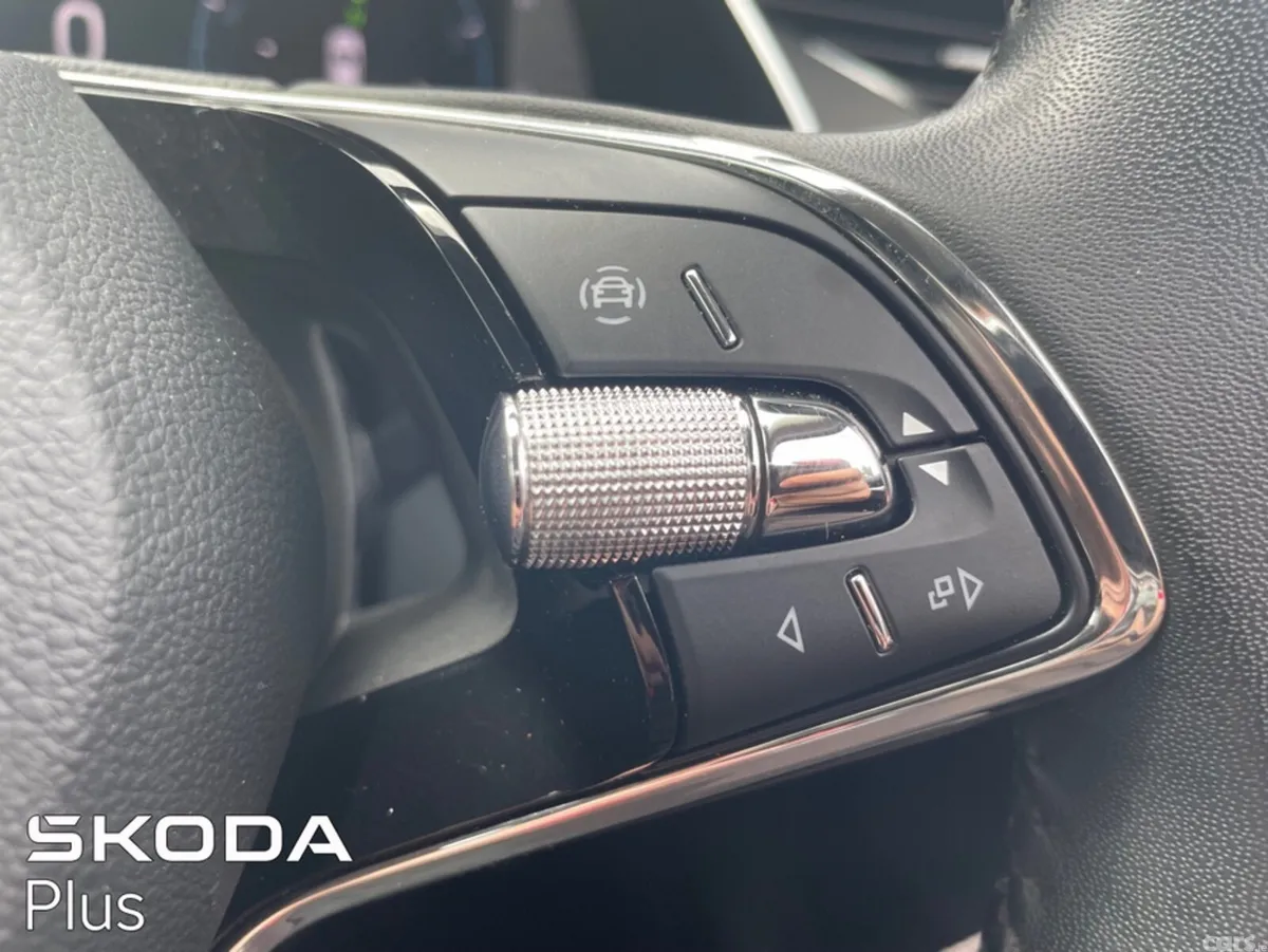 Skoda Octavia Hatchback, Diesel, 2024, Grey