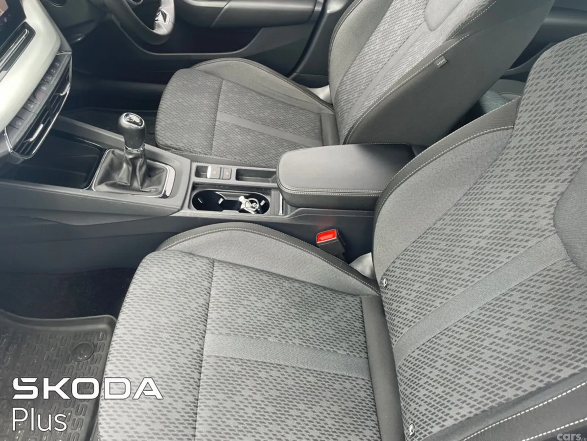 Skoda Octavia Hatchback, Diesel, 2024, Grey
