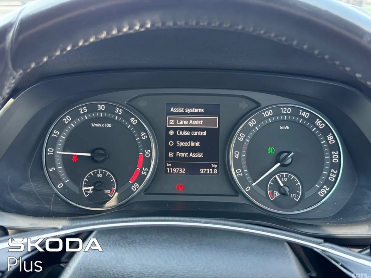 Skoda Octavia Hatchback, Diesel, 2022, Grey