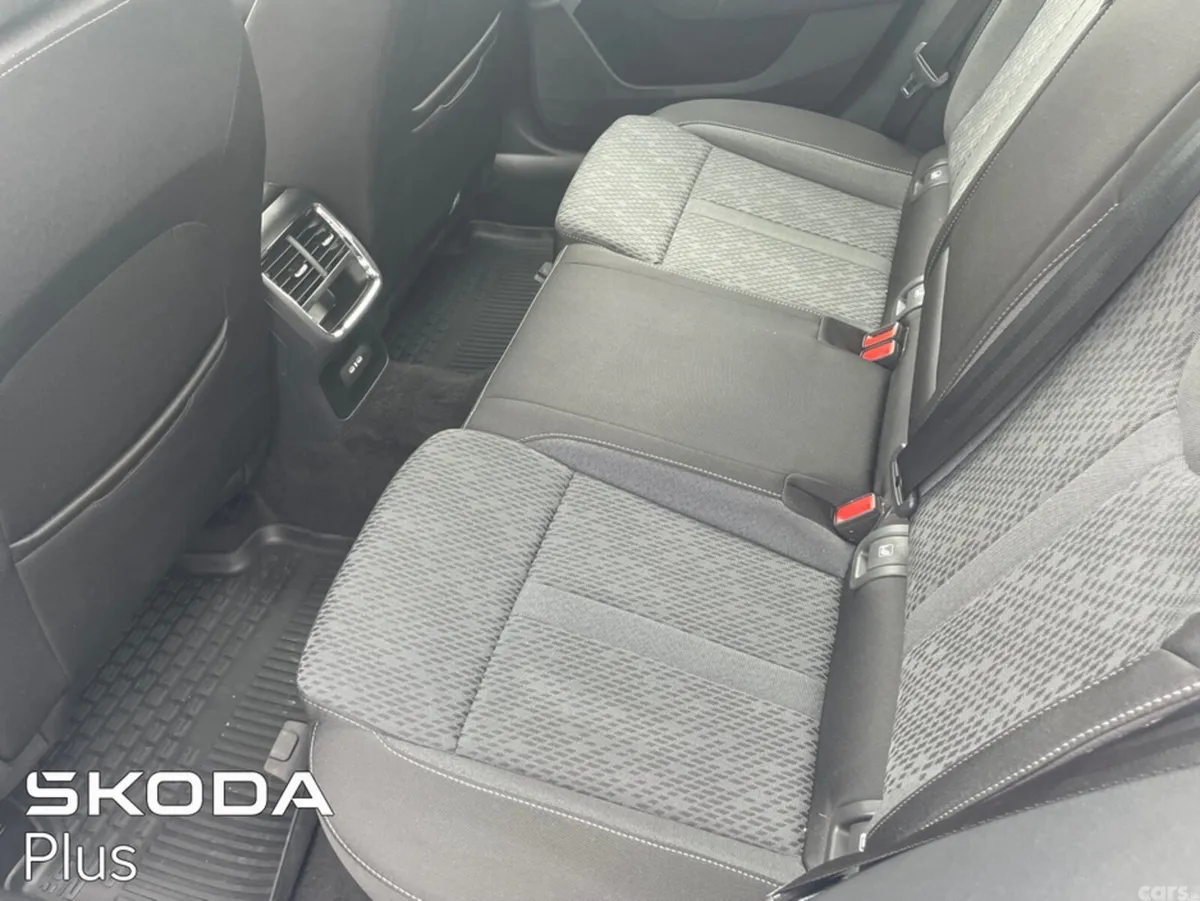 Skoda Octavia Hatchback, Diesel, 2024, Grey
