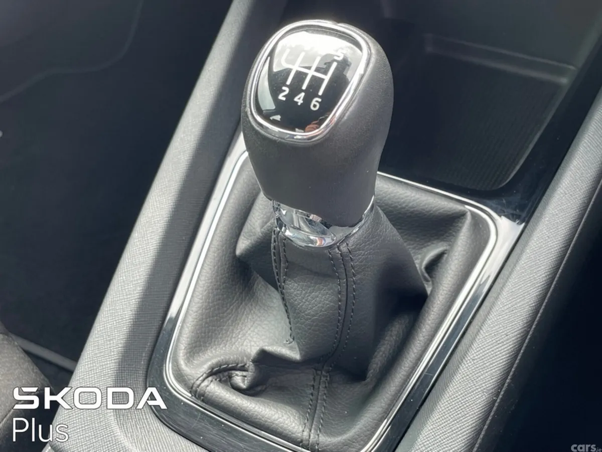 Skoda Octavia Hatchback, Diesel, 2024, Grey