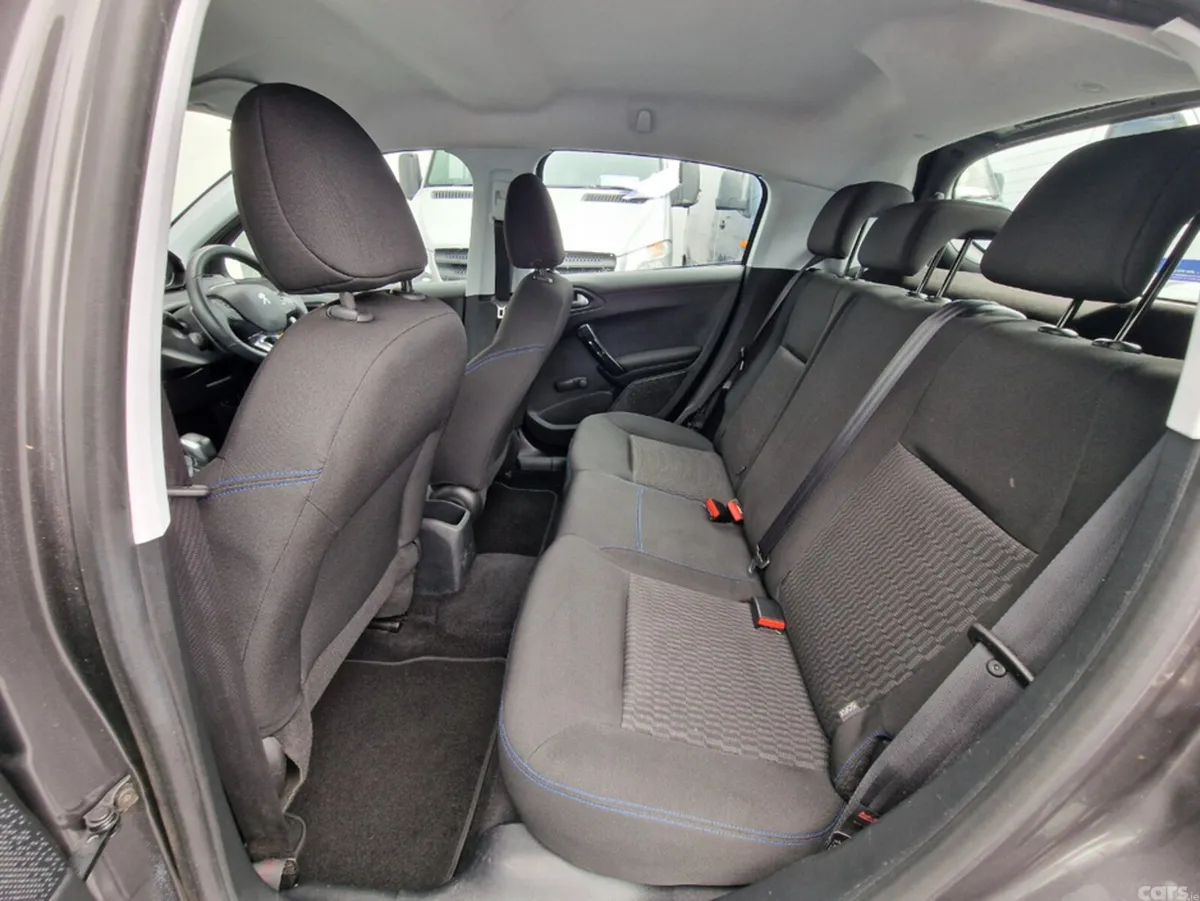 Peugeot 208 Hatchback, Petrol, 2019, Grey